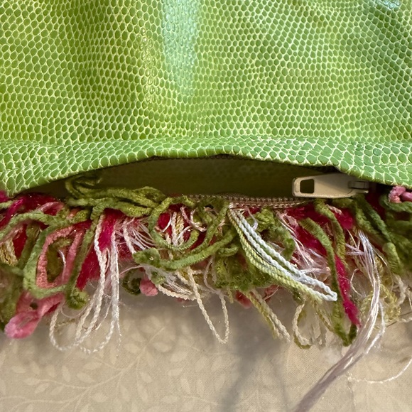 18” Lime Green skin embossed vinyl pillow cover set of 2 - Picture 3 of 4